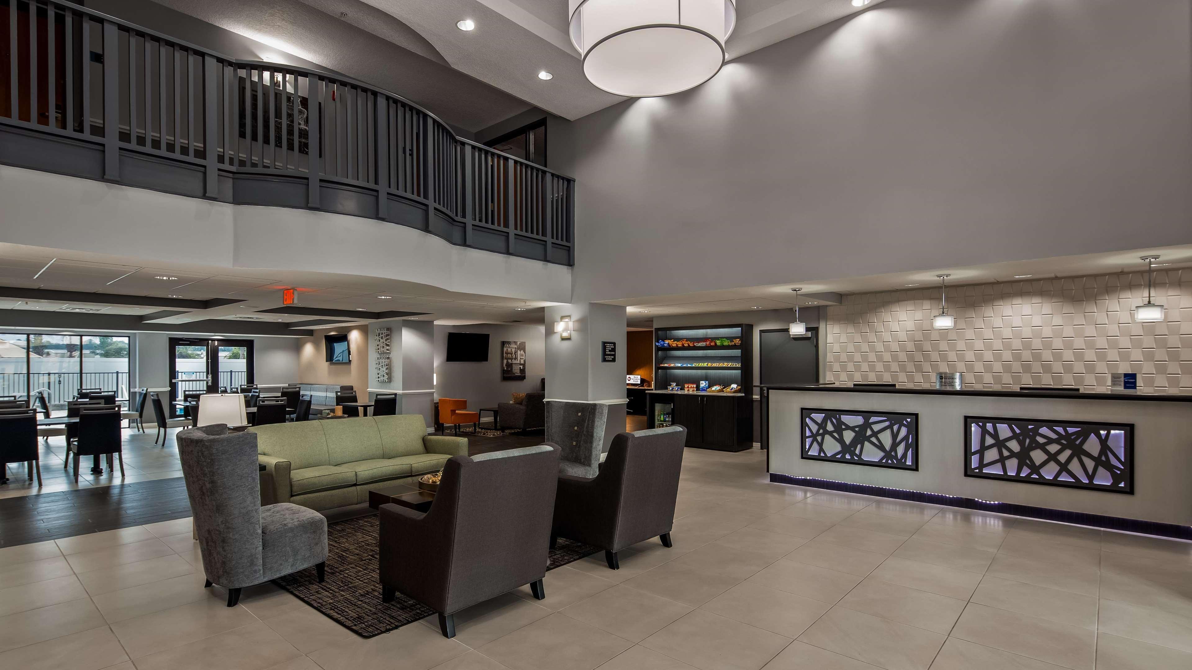 Best Western Plus New Caney Inn & Suites Exterior photo