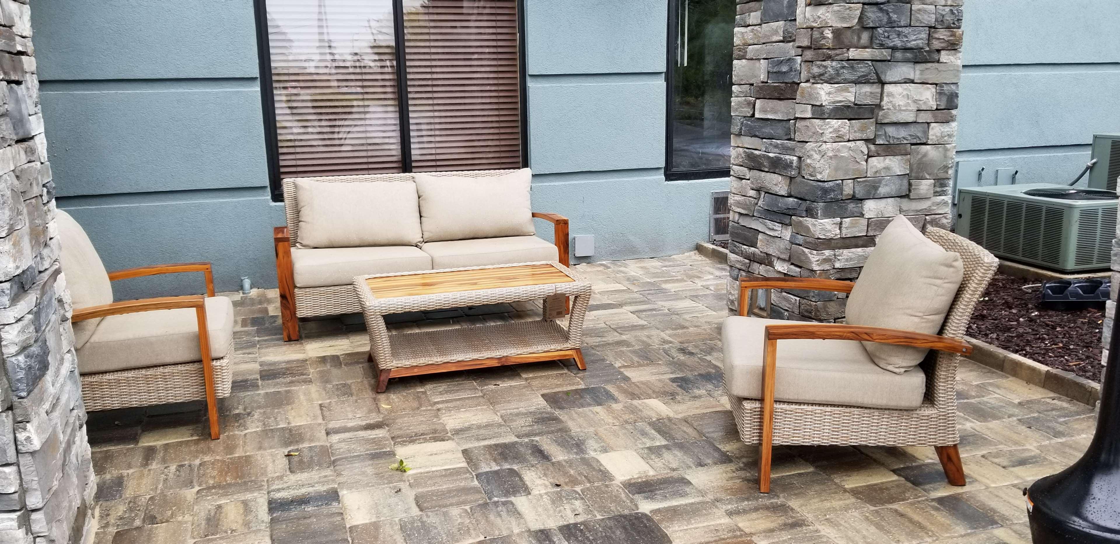 Best Western Plus New Caney Inn & Suites Exterior photo