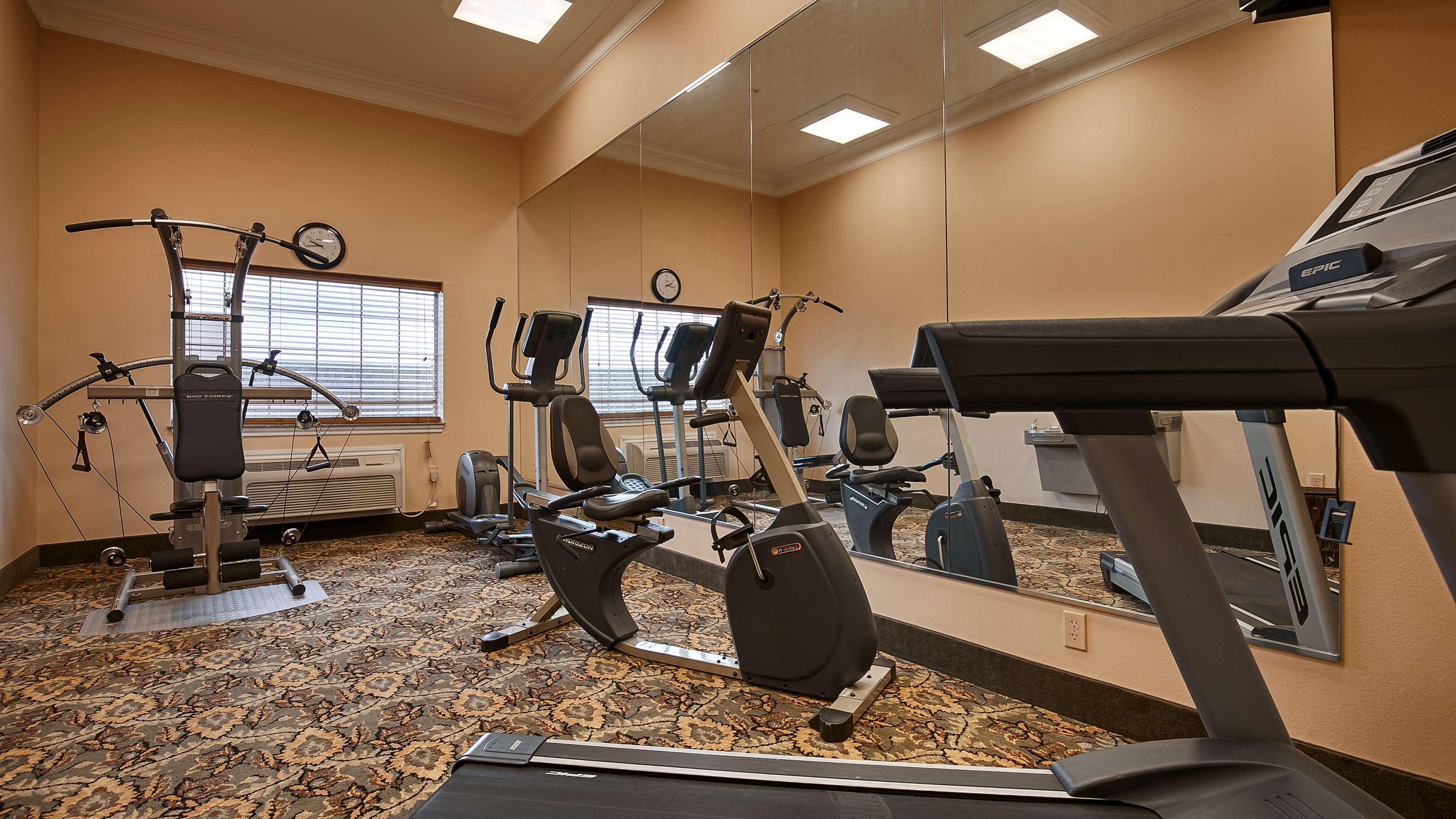 Best Western Plus New Caney Inn & Suites Exterior photo