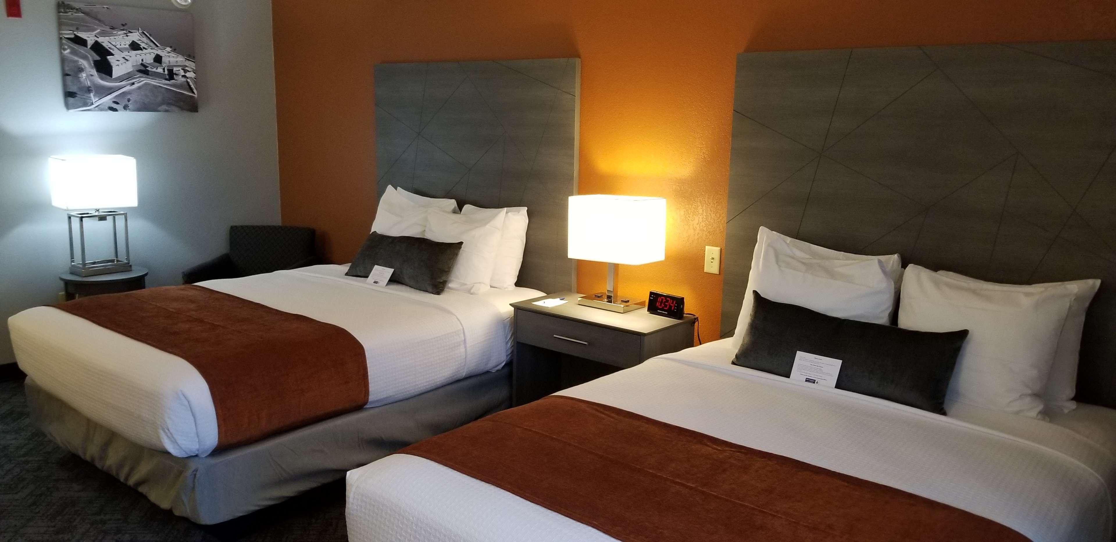 Best Western Plus New Caney Inn & Suites Exterior photo