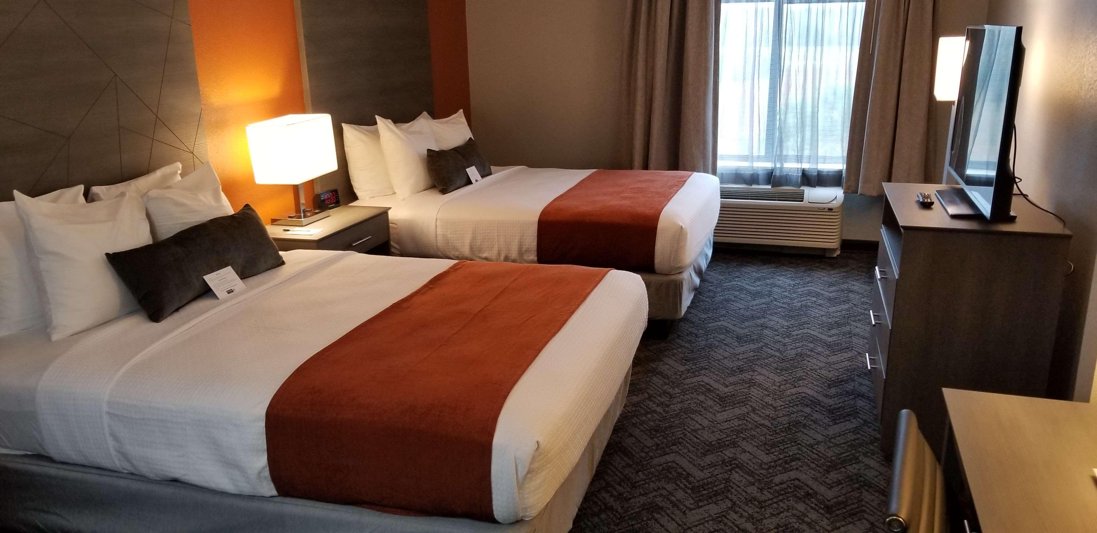 Best Western Plus New Caney Inn & Suites Exterior photo
